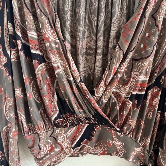 Free People Fiona Print Top Surplice Statement Sleeve Blouse Shirt Medium - Picture 9 of 13